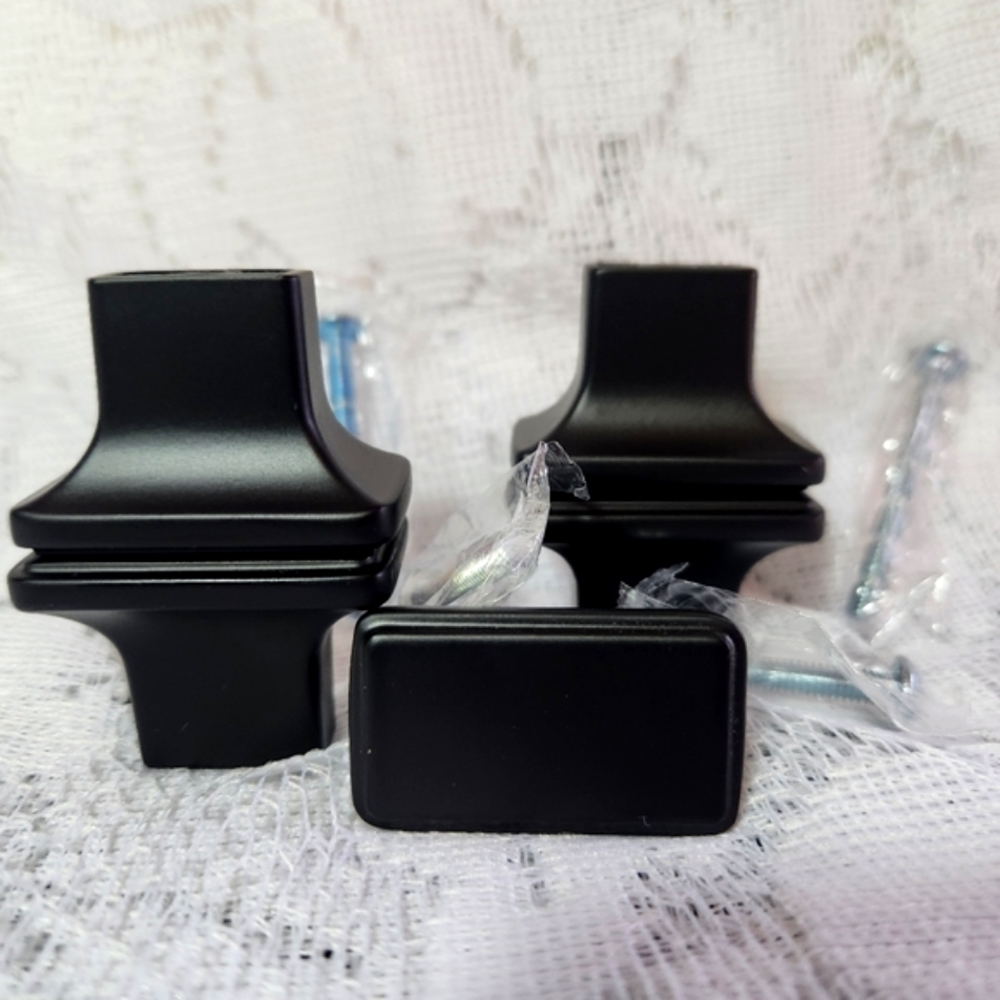 Kitchen/ dresser/ cabinets knobs.